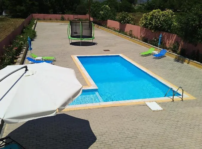 Konari 度假居 托隆